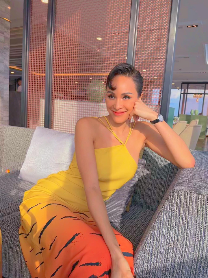 Sao Việt 18/6: Bình Tinh tới thắp nhang cha nuôi Vũ Linh, động viên Hồng Loan - 7