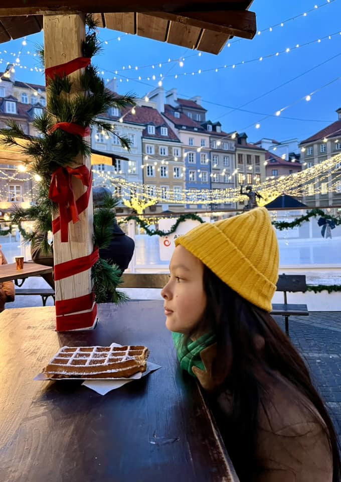 Hai con sinh đôi cao lớn hơn mẹ của diva Hồng Nhung - 11