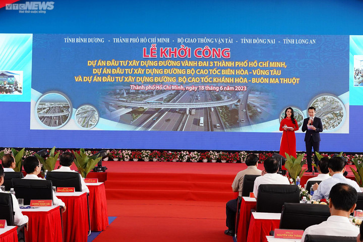 Thủ tướng bấm nút khởi công dự án đường Vành đai 3 và hai cao tốc - 1