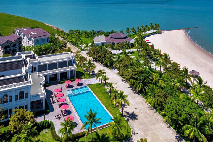 Giá tour, vé máy bay giảm nhiệt, khách vẫn thờ ơ: Du lịch buồn giữa mùa cao điểm - 1