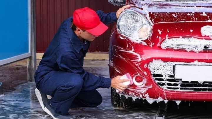 Những điều không nên làm khi tự rửa ô tô tại nhà chủ xe cần biết - 1