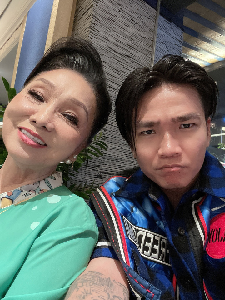 Rapper Wowy kết hợp cùng nghệ sĩ cải lương Bạch Tuyết - 1