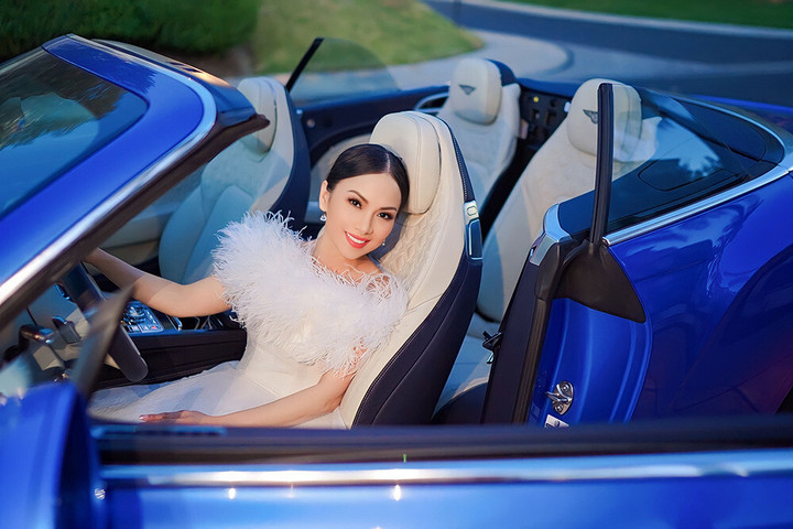 Sau tin đồn ly hôn, Hà Phương tạo dáng bên siêu xe 20 tỷ đồng của chồng tỷ phú - 6