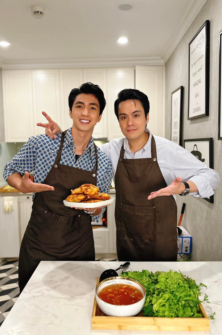 Sao Việt 23/6: Trấn Thành cảm ơn bà xã, Hoài Linh tươi tắn đi lưu diễn nước ngoài - 8