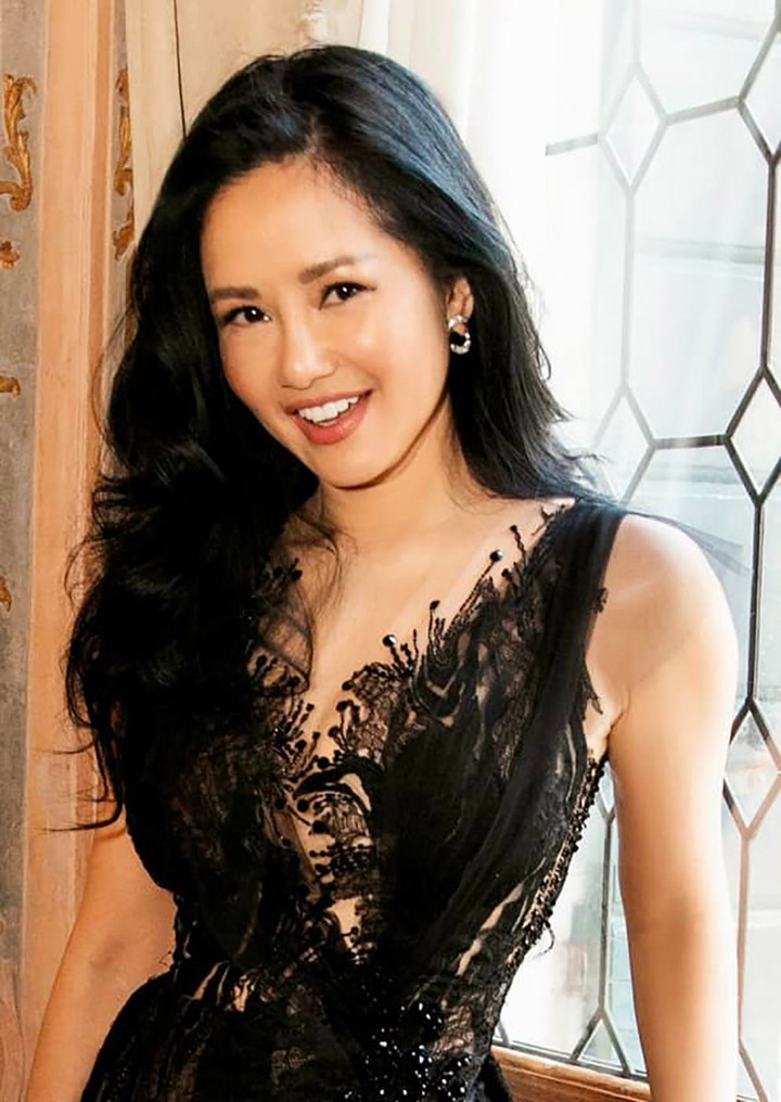 Sao Việt 22/6: Hoa hậu Mai Phương gợi cảm trên biển, Vân Dung khoe ảnh 3 tuổi - 7