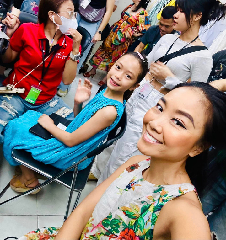 Sao Việt 23/6: Trấn Thành cảm ơn bà xã, Hoài Linh tươi tắn đi lưu diễn nước ngoài - 4