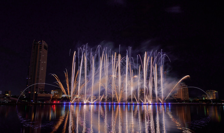 Khán giả đếm ngược chờ đón đêm thi pháo hoa của Ba Lan và Anh tối 24/6 - 3