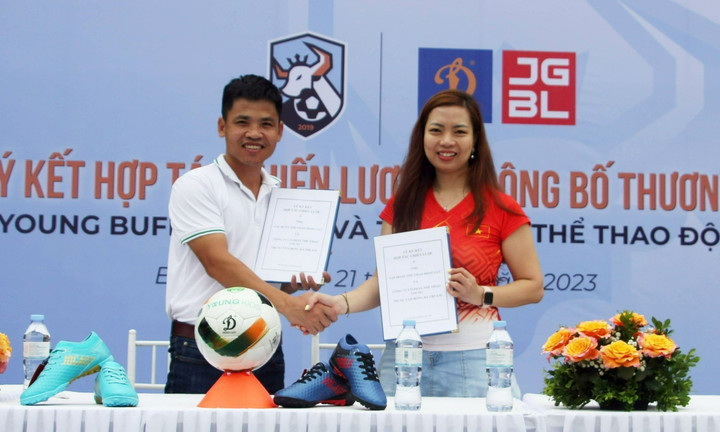 Tập đoàn Động Lực hợp tác phát triển sân chơi bóng đá trẻ em ở Ecopark - 1