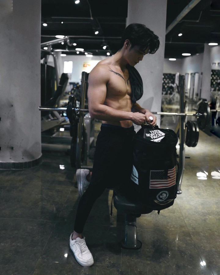 Chồng trẻ của Ngô Thanh Vân trông thế nào ở thời điểm nặng gần 100kg? - 8