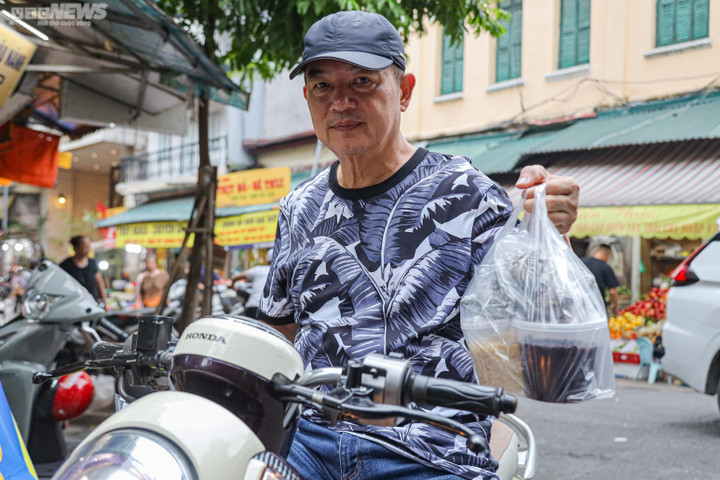 Người Hà Nội sắm Tết Đoan ngọ từ sáng sớm, tiểu thương bán không ngừng tay - 8