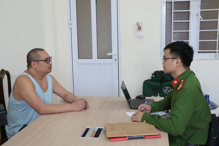 Phá đường dây làm giả bằng cấp liên tỉnh, thu lời hơn 20 tỷ đồng - 2