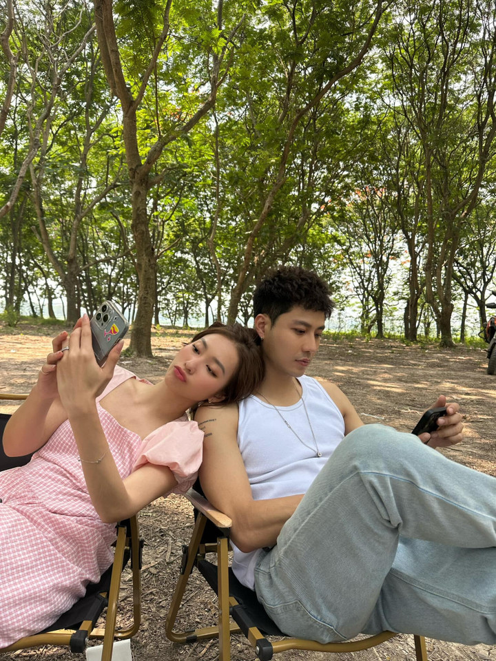 Sao Việt 24/6: Đan Trường tình tứ bên vợ cũ, BTV Mai Ngọc gợi cảm với bikini - 8