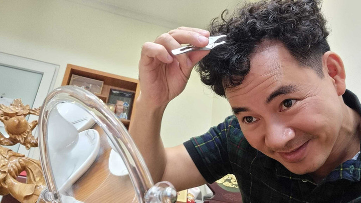 Sao Việt 24/6: Đan Trường tình tứ bên vợ cũ, BTV Mai Ngọc gợi cảm với bikini - 4