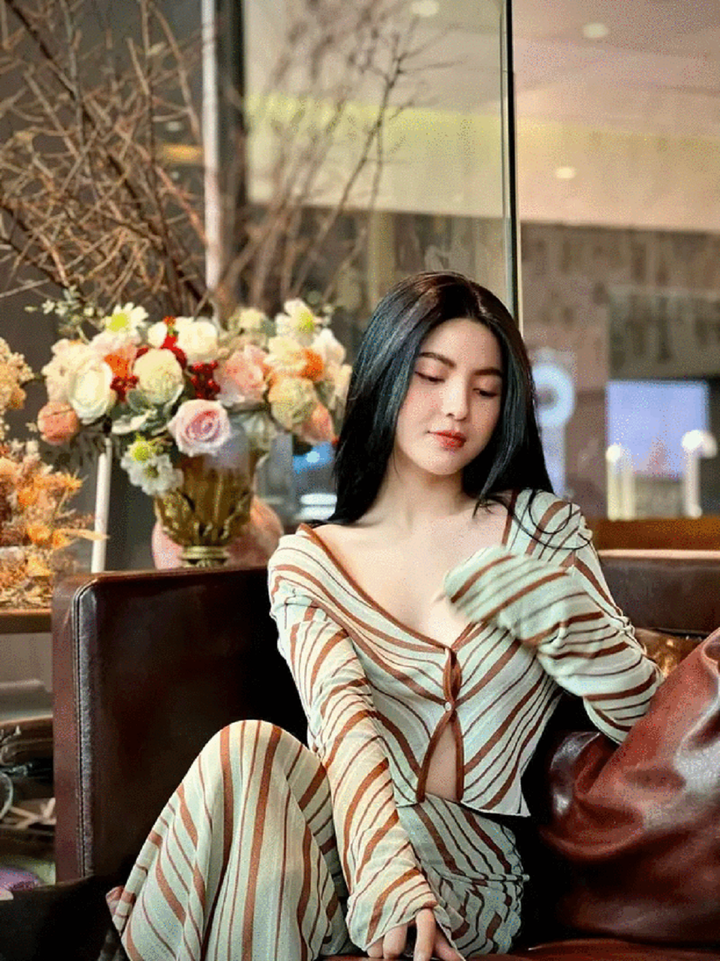 Bạn gái cầu thủ Quang Hải ấn tượng với vẻ đẹp vừa ngọt ngào, vừa gợi cảm - 12