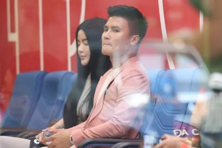 Bạn gái cầu thủ Quang Hải ấn tượng với vẻ đẹp vừa ngọt ngào, vừa gợi cảm - 1