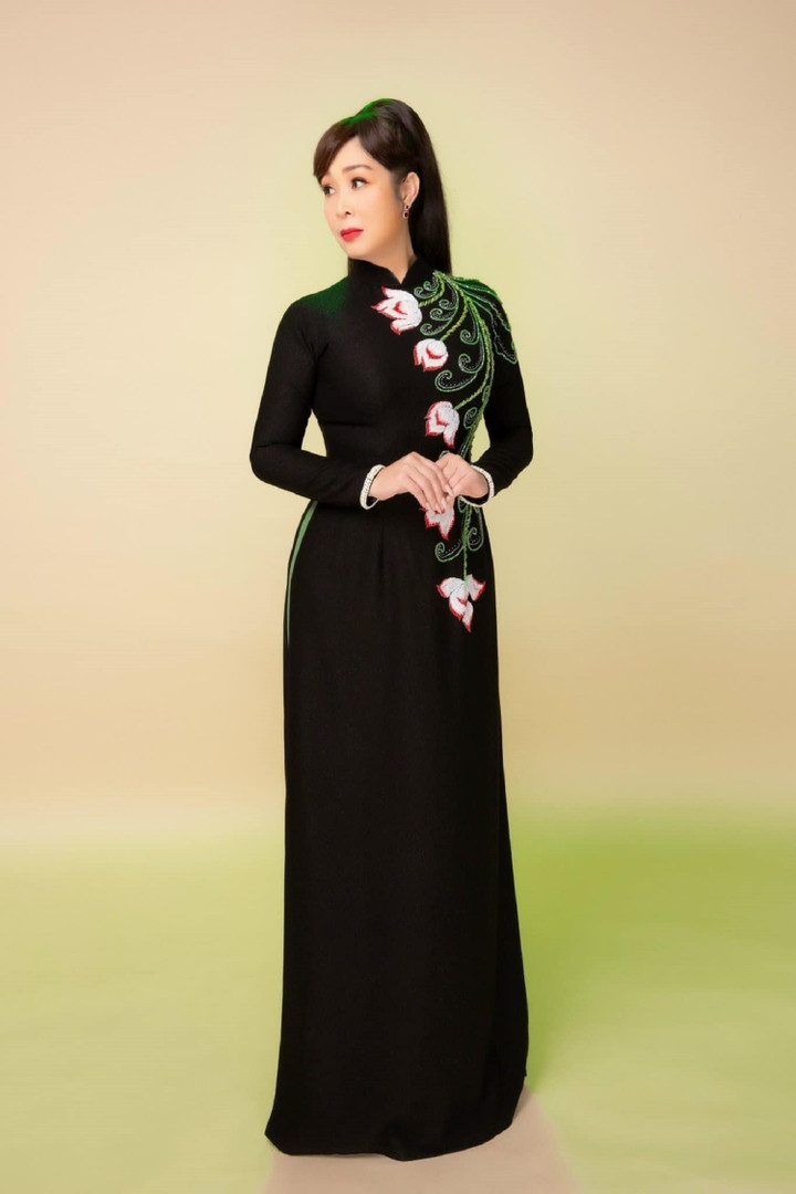 NSND Hồng Vân tự tin khoe đường cong ở tuổi U60 sau khi giảm 15kg - 3