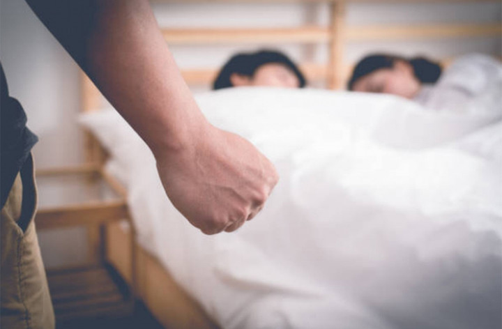 Bố tôi ngoại tình nhưng toàn nói chuyện đạo đức - 1