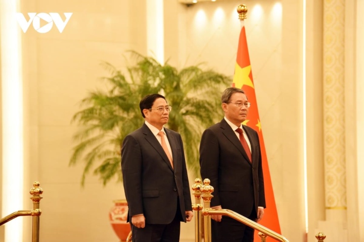 Thủ tướng Trung Quốc đón Thủ tướng Việt Nam, chứng kiến lễ ký 6 văn kiện hợp tác - 1