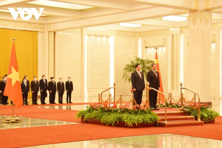 Thủ tướng Trung Quốc đón Thủ tướng Việt Nam, chứng kiến lễ ký 6 văn kiện hợp tác - 2