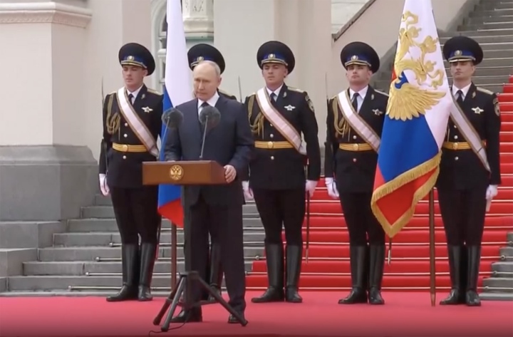 Tổng thống Nga Vladimir Putin phát biểu trước các đơn vị thuộc Bộ Quốc phòng Nga. (Ảnh: Reuters)