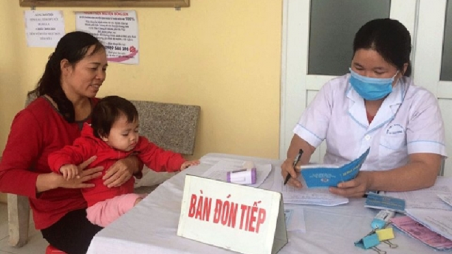 Hơn 40.000 trẻ dưới 6 tuổi được cấp thẻ BHYT qua thủ tục hành chính liên thông - 1