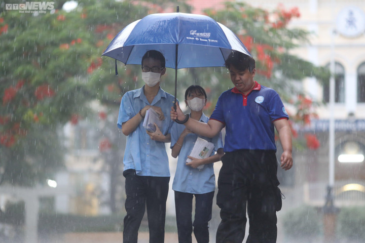 Theo Sở GD&ĐT TP.HCM, kỳ thi năm nay, TP có 85.453 thí sinh dự thi, trong đó 72.886 thí sinh THPT, 9.194 thí sinh GDTX và 3.373 thí sinh tự do.