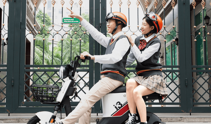 Khi xe bị hết điện đột ngột trên đường, việc đầu tiên là cần định vị địa điểm có thể sạc điện được gần nhất và ngay nhanh chóng di chuyển đến đó. Ảnh minh họa