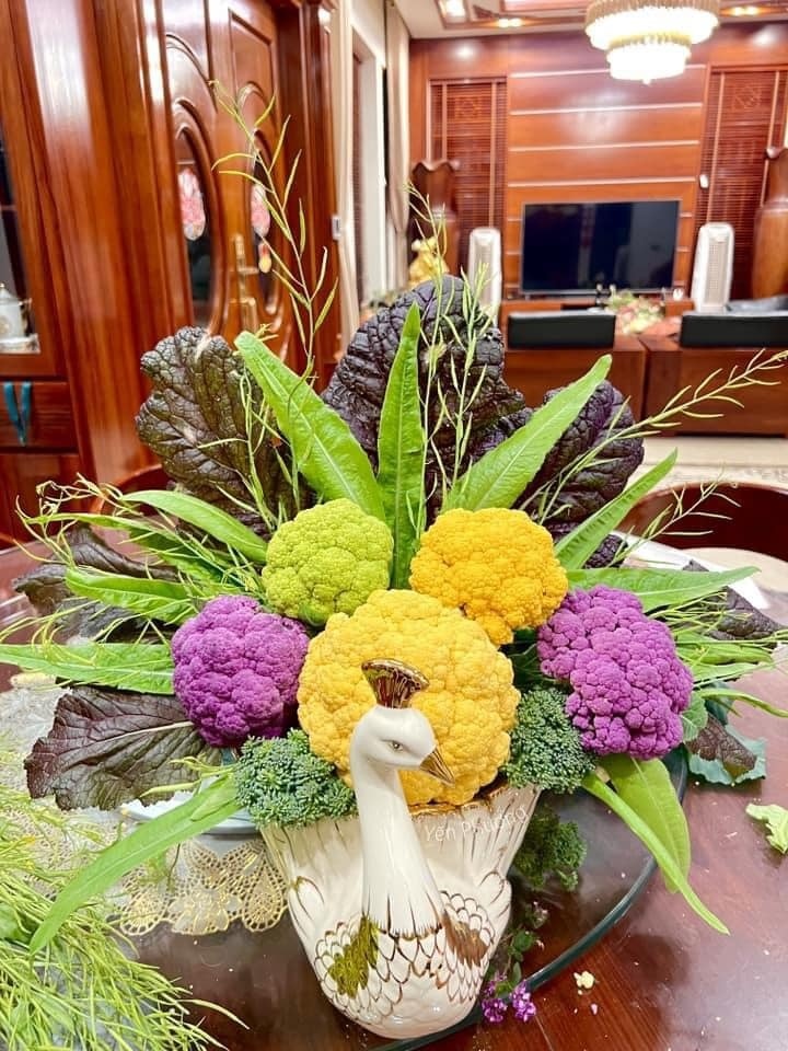 Ngắm những 'bông hoa' độc lạ được xếp bằng rau trong vườn của mẹ Quảng Ninh - 5
