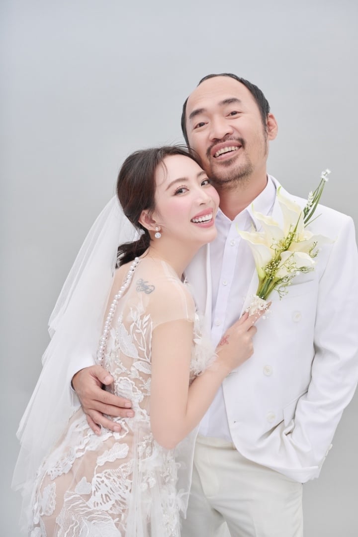 Vợ chồng Thu Trang - Tiến Luật chụp ảnh cưới cùng quý tử điển trai - 4