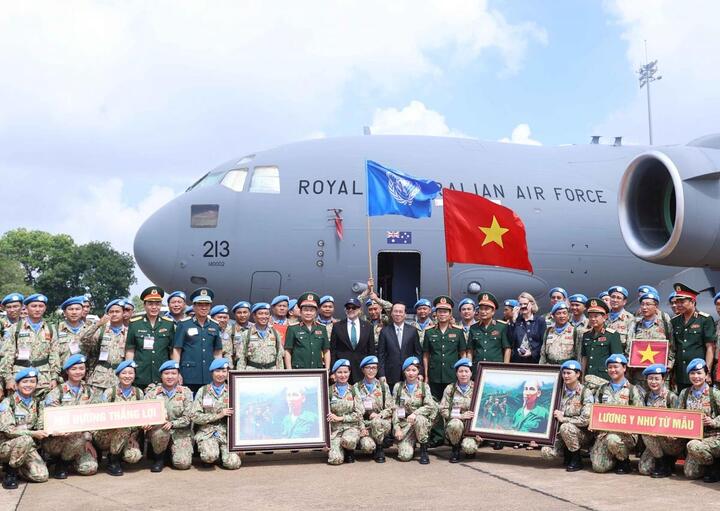 Chủ tịch nước tiễn lực lượng lên đường làm nhiệm vụ gìn giữ hòa bình Liên Hợp Quốc.