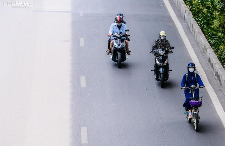 Ngày 29/6, ở vùng đồng bằng, trung du Bắc Bộ và khu vực từ Thanh Hóa đến Phú Yên có nắng nóng. (Ảnh: Ngô Nhung)