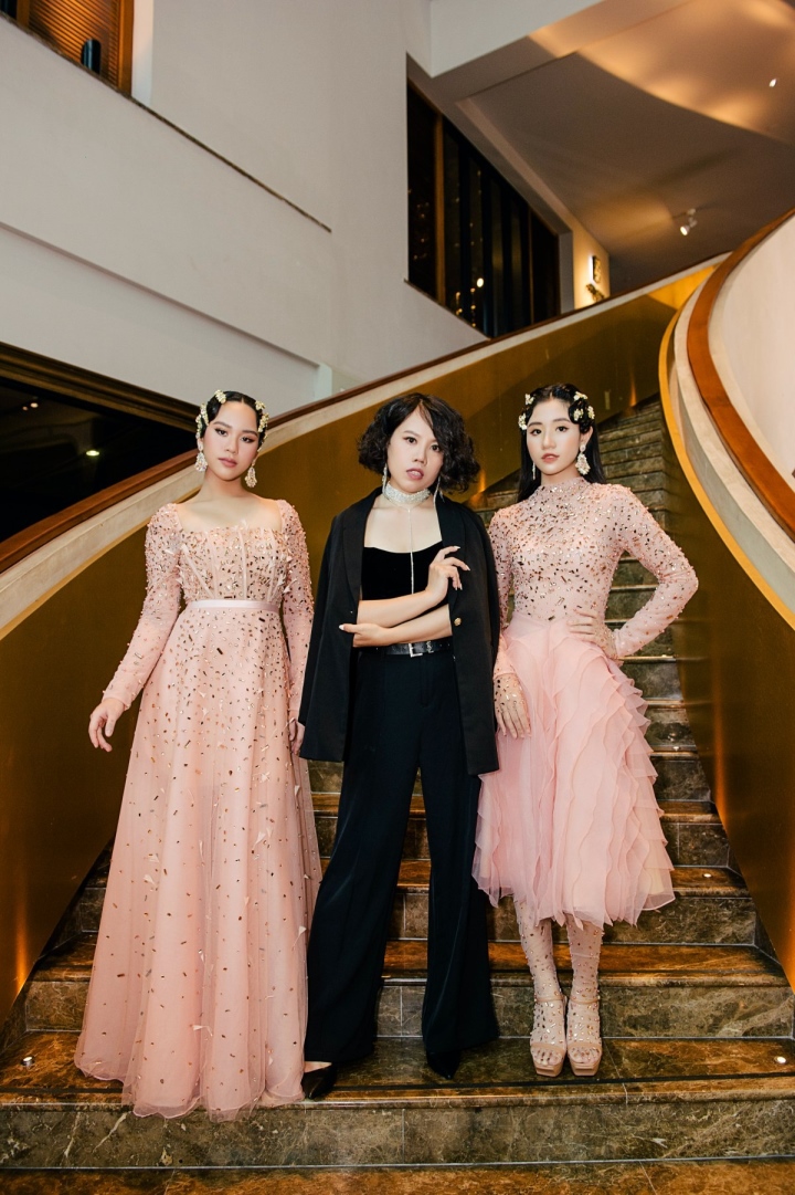 Trong buổi họp báo công bố Chương trình Tuần Lễ Thời Trang Quốc Tế Việt Nam – Aquafina Vietnam International Fashion Week, NTK Thảo Nguyễn đã giới thiệu bộ sưu tập thời trang mới của mình.