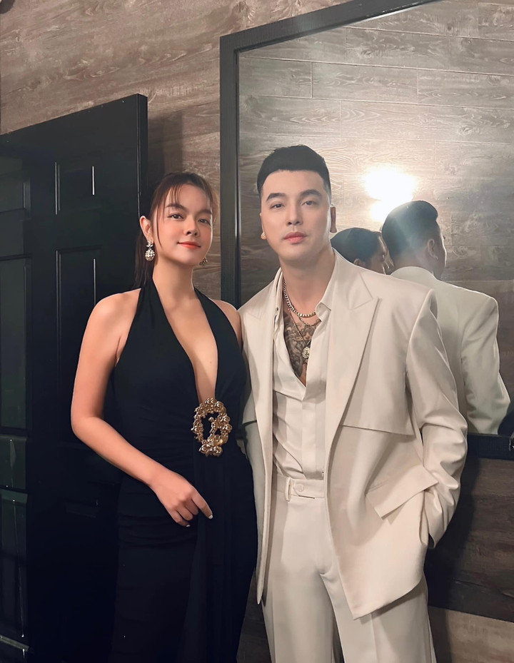 Bộ đôi Ưng Hoàng Phúc và Phạm Quỳnh Anh hội ngộ trong chuyến lưu diễn tại Mỹ.