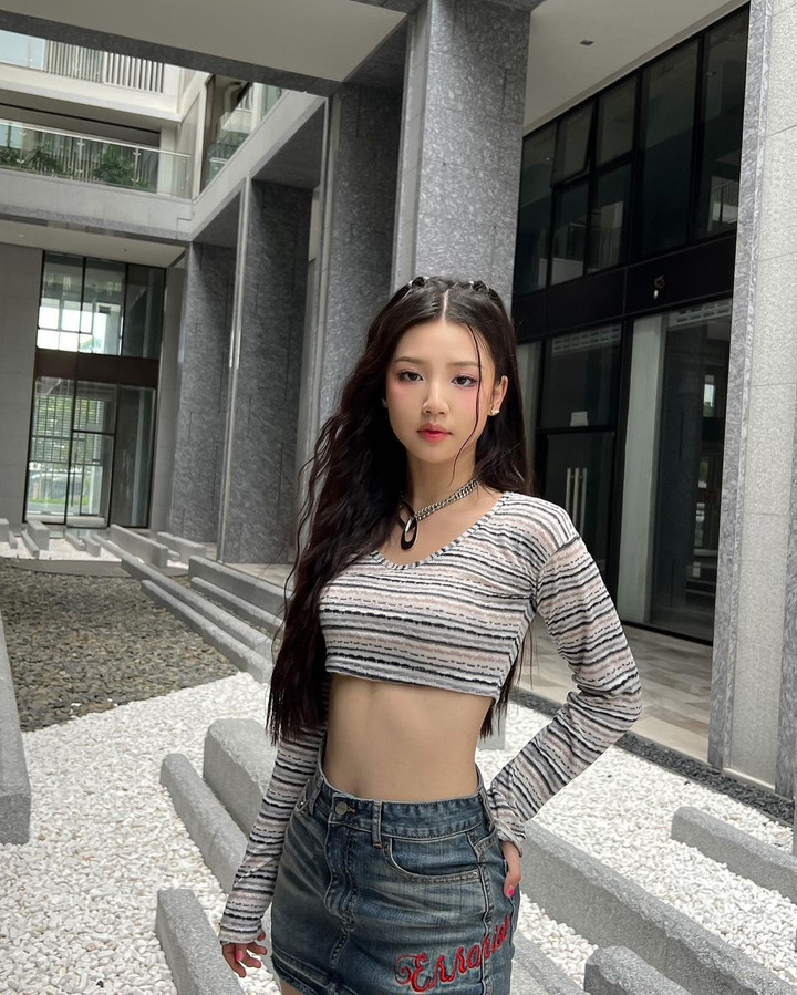 Amee khoe nhan sắc xinh đẹp kèm dòng "thả thính".