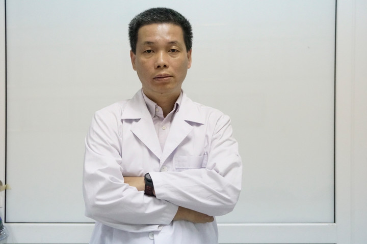 Tiến sỹ Lê Trung Kiên - trưởng khoa Hóa thực nghiệm - Viện Sốt rét - Ký sinh trùng - Côn trùng Trung ương.