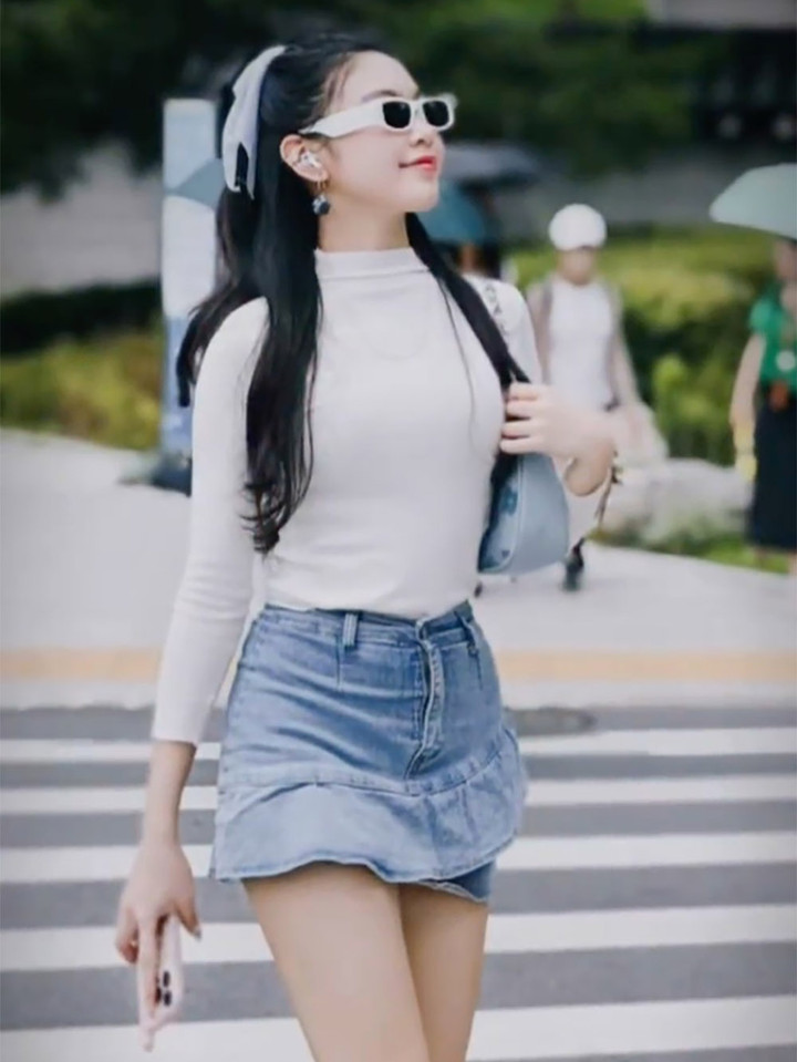 Sao Việt 2/7: Lý Hùng phong độ bên mẹ, con gái Quyền Linh đẹp như người mẫu - 2