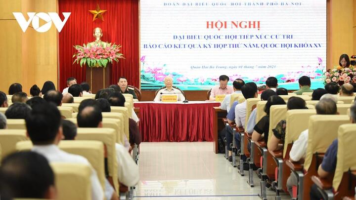 Tổng Bí thư Nguyễn Phú Trọng cùng các đại biểu Quốc hội TP Hà Nội tiếp xúc cử tri sáng 1/7.