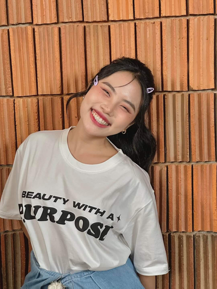 Phương Mỹ Chi chịu khó tương tác với fan trên trang cá nhân từ khi ra MV mới.