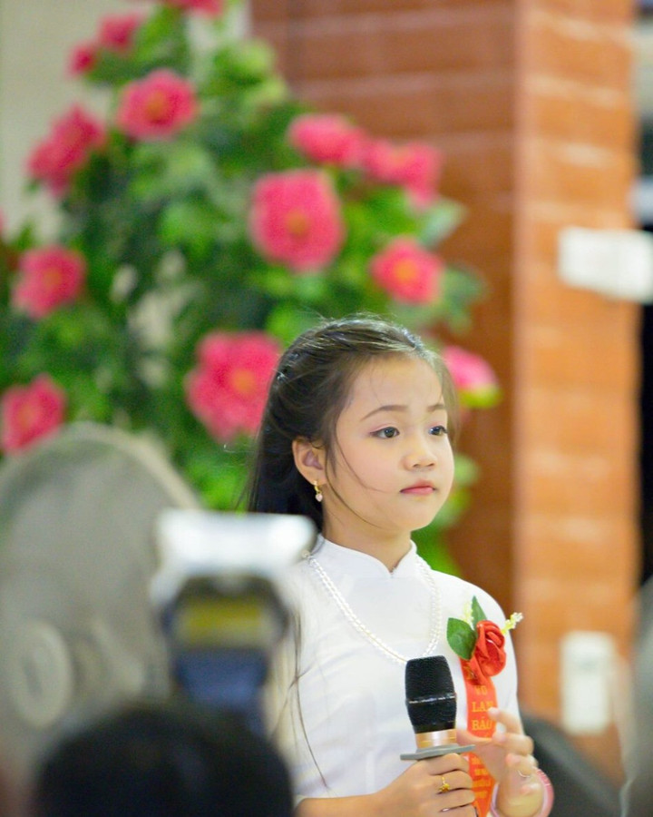 Ca nương Tú Thanh.