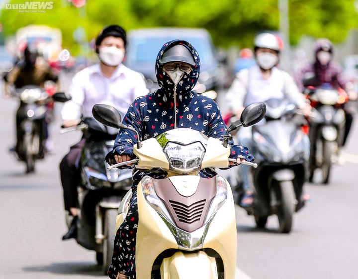 Trong 24 đến 48 giờ tới, khu vực Bắc Bộ có nắng nóng, có nơi nắng nóng gay gắt với nền nhiệt cao nhất có nơi trên 37 độ C. (Ảnh: Ngô Nhung)