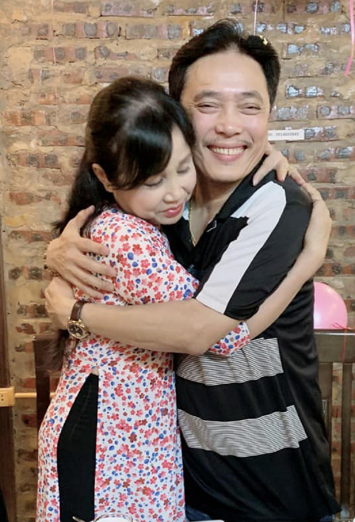 Cặp đôi hạnh phúc bền chặt suốt hơn 30 năm.