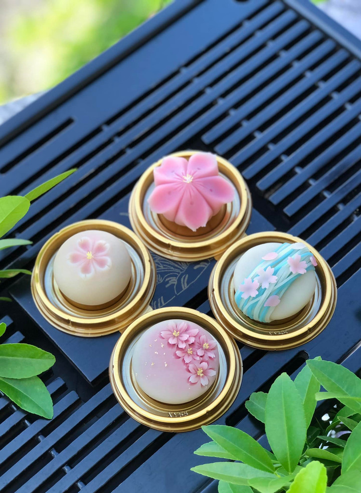 Hoa anh đào luôn là hình mẫu lý tưởng cho sự sáng tạo của thợ làm bánh Wagashi.