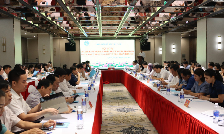 Toàn cảnh hội nghị.