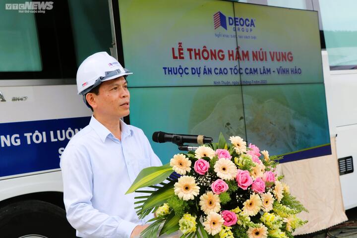 Ông Lê Anh Tuấn - Thứ trưởng Bộ GTVT phát biểu tại buổi lễ khánh thành hầm Núi Vung (Ninh Thuận)