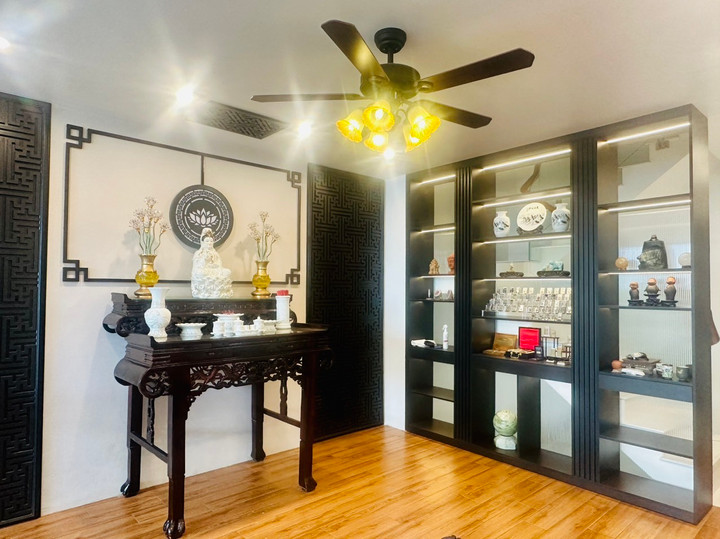 Không gian tại phòng thờ.