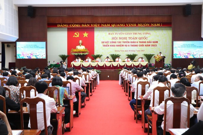 Quang cảnh hội nghị