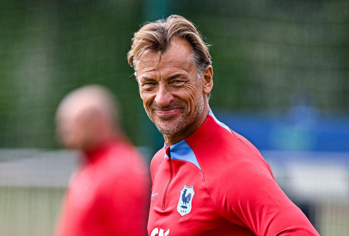 HLV trưởng đội tuyển nữ Pháp Herve Renard.