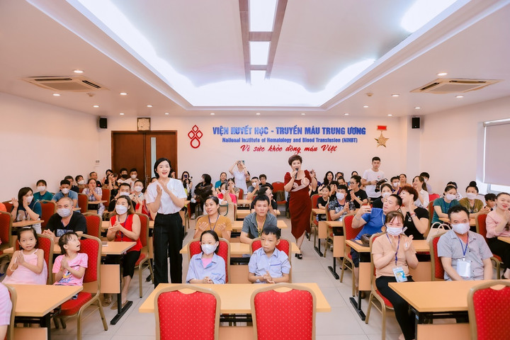 Á hậu cho biết mong muốn tham gia chương trình để lan tỏa những giá trị tích cực, nhân văn của việc hiến máu cứu người: Một giọt máu cho đi - cả cuộc đời ở lại.