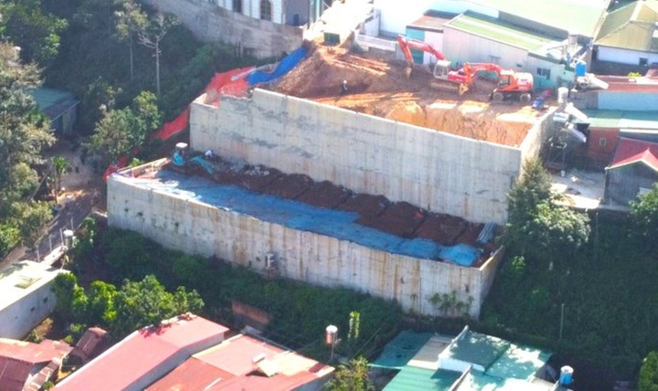 Công trình taluy không phép tại hẻm 377 Trần Phú của ông Trần Vĩnh Hòa.
