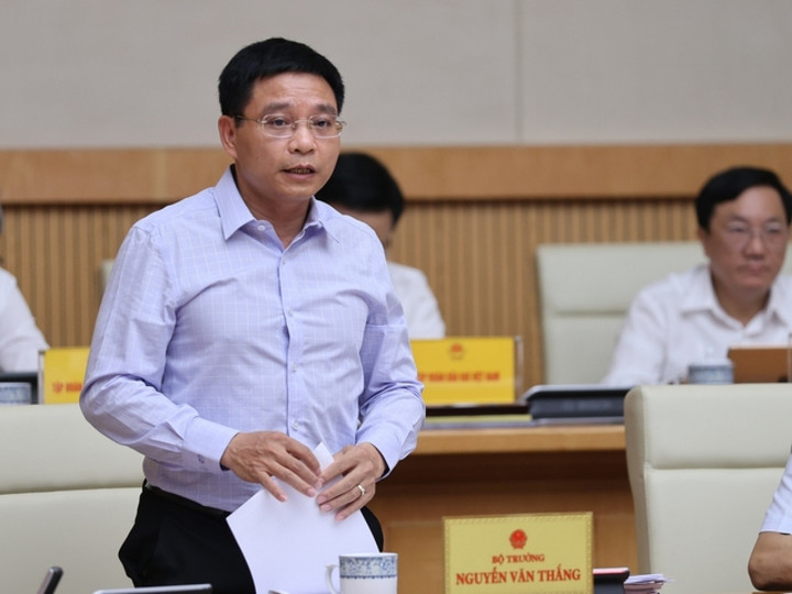 Bộ trưởng Bộ GTVT Nguyễn Văn Thắng: Đến giờ phút này chưa địa phương nào bàn giao 100% mặt bằng của dự án cao tốc Bắc – Nam giai đoạn 2021 – 2025 theo yêu cầu tại Nghị quyết số 18/NQ-CP trong khi thời hạn đưa ra là 30/6 phải có mặt bằng sạch.